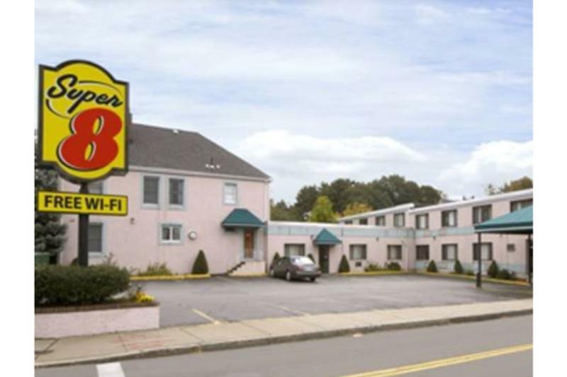 Super 8 By Wyndham Watertown/Cambridge/Boston Area Hotel Exterior photo